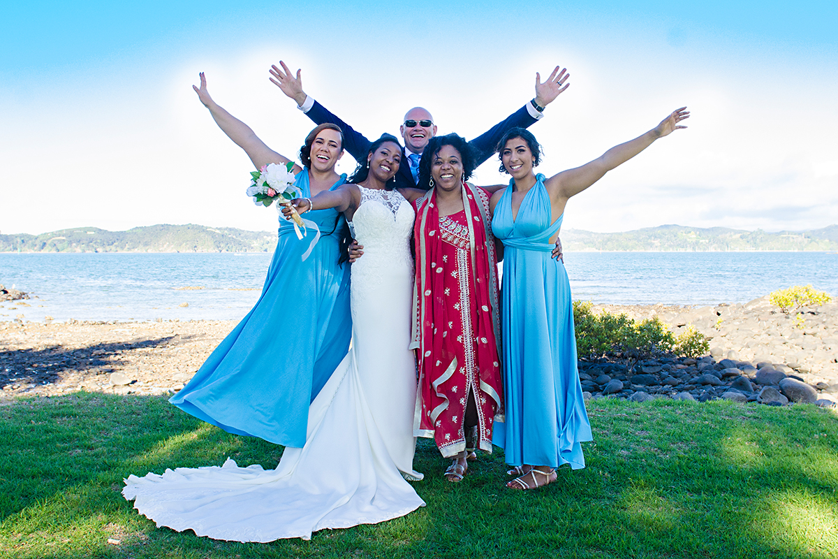 official wedding family photoshoot on the beach, paihia