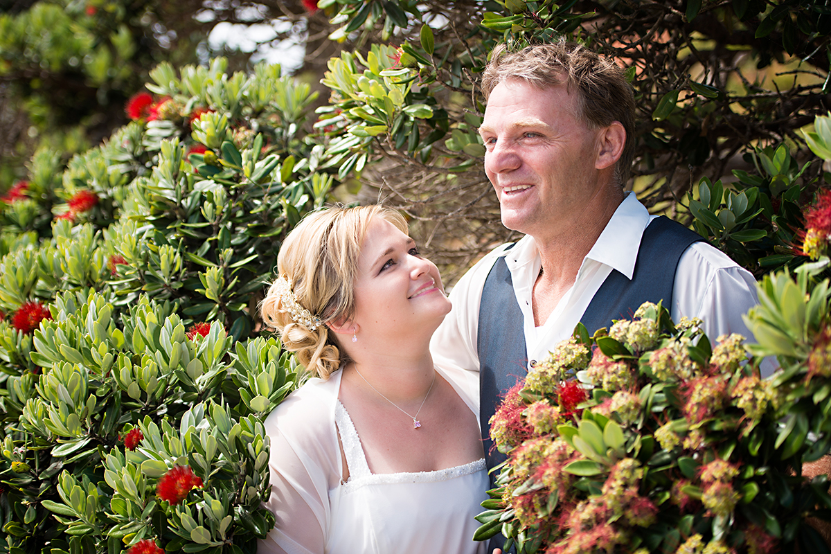 whangarei wedding photographer - wedding in December on the beach
